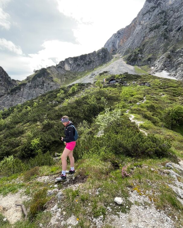 © Südwestdeutsche Salzwerke AG, Salzbergwerk Berchtesgaden Christina beim wandern | © Südwestdeutsche Salzwerke AG, Salzbergwerk Berchtesgaden