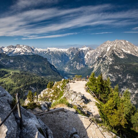 Aussicht vom Gipfelkreuz am Jenner