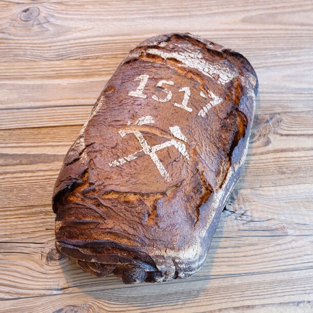 Solebrot mit 1517 und Schlägel