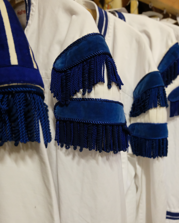 Blaue Borten an Uniform Salzbergwerk Berchtesgaden