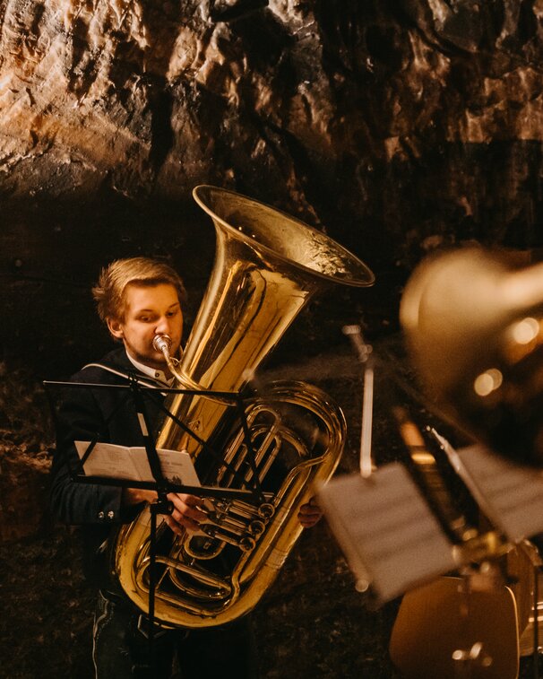Blechbläser im Salzheilstollen im Salzbergwerk Berchtesgaden