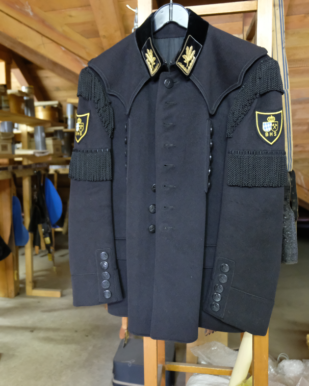 schwarze Uniform Salzbergwerk Berchtesgaden