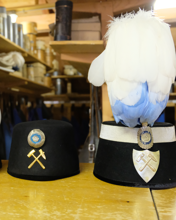 Uniform Schachthut mit Federbuch Salzbergwerk Berchtesgaden