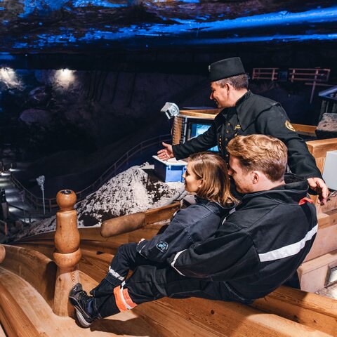 Guests on the slide in the Emperor Franz sink work