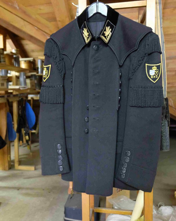 schwarze Uniform Salzbergwerk Berchtesgaden