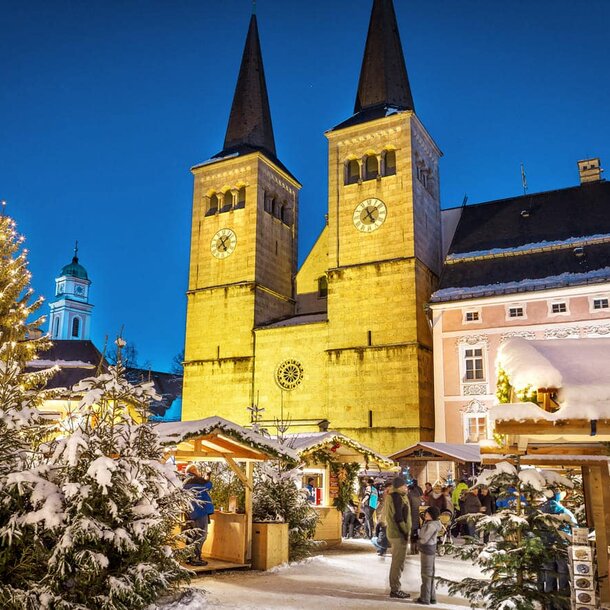 Schlossplatz im Berchtesgadener Adventsmarkt Kombination Ausflug | © Berchtesgadener Advent GmbH